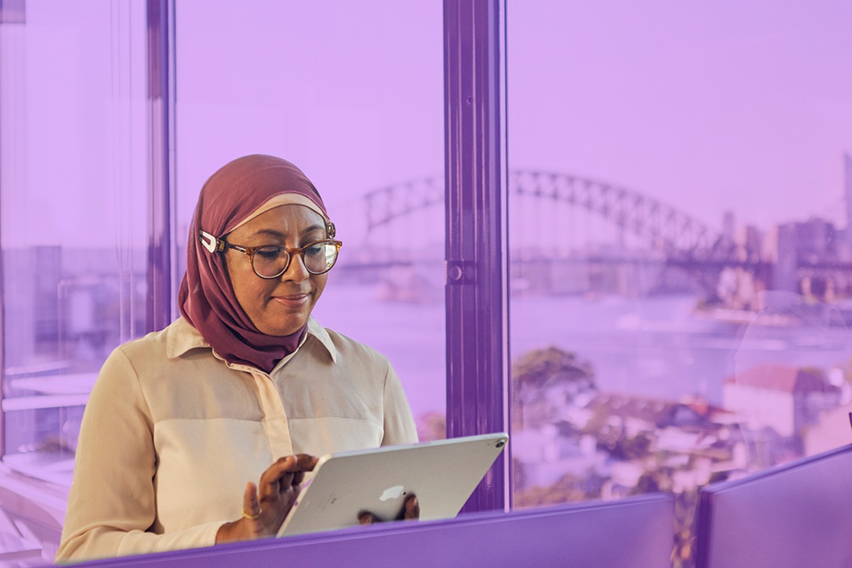 HR consulting professional in Sydney office