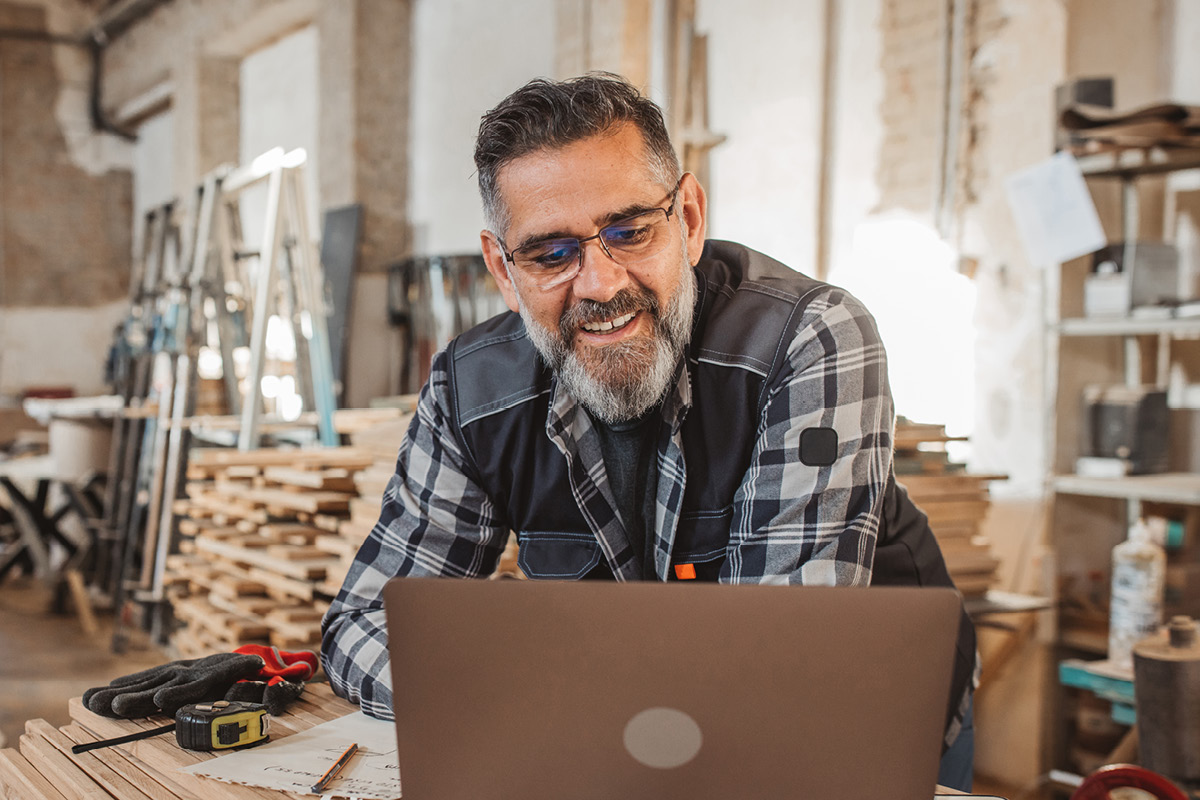7 tips for managing remote employees